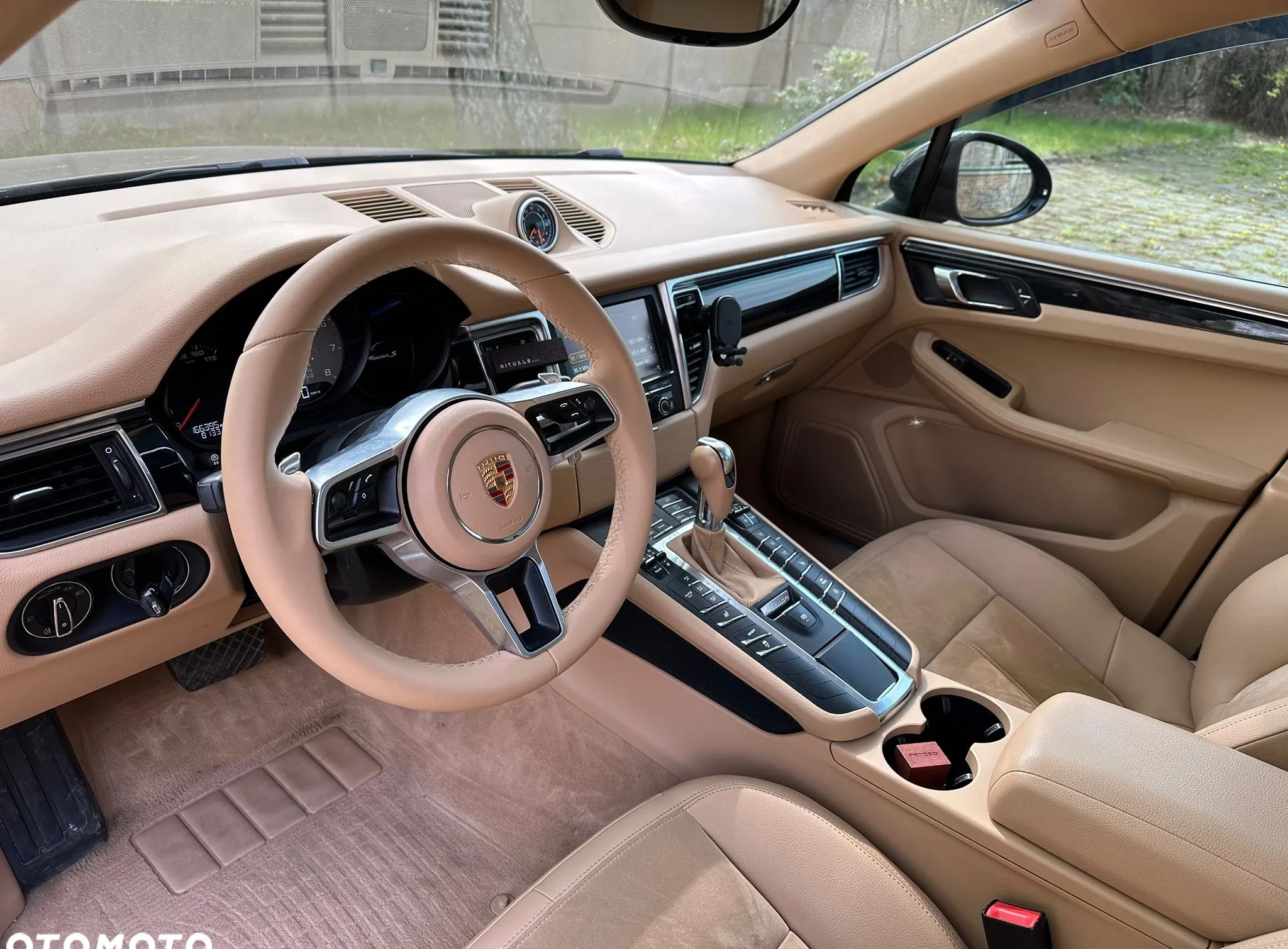 Porsche Macan cena 127000 przebieg: 166500, rok produkcji 2015 z Katowice małe 121